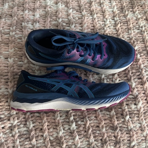 ASICS Gel-Nimbus 23 running shoes | Size 7.5 - Picture 3 of 4